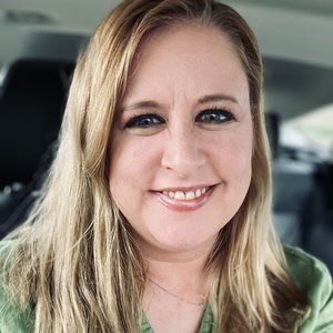 Meet your Posher, DJ